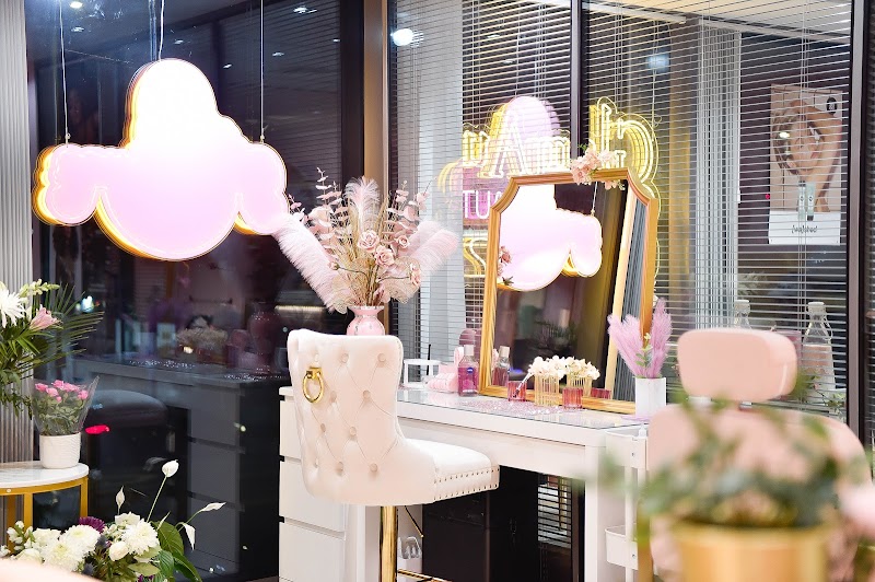 GlamAura Hair & Beauty Salon